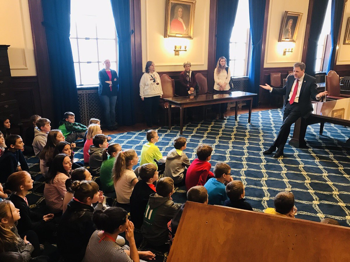 GovChrisSununu's tweet photo. Great welcoming TWO 4th grade tours from the Mathew Thornton Elementary School in Londonderry to the Corner Office today. https://t.co/5jnF23t8vS