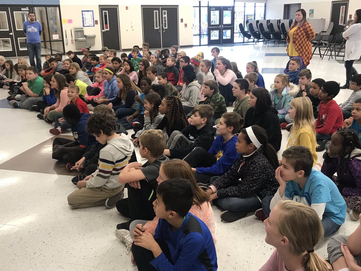 MrsReidBEU's tweet photo. Service Learning planning in effect by 5th graders!!!! @BeulahRalphElem https://t.co/nCgb2yAysS