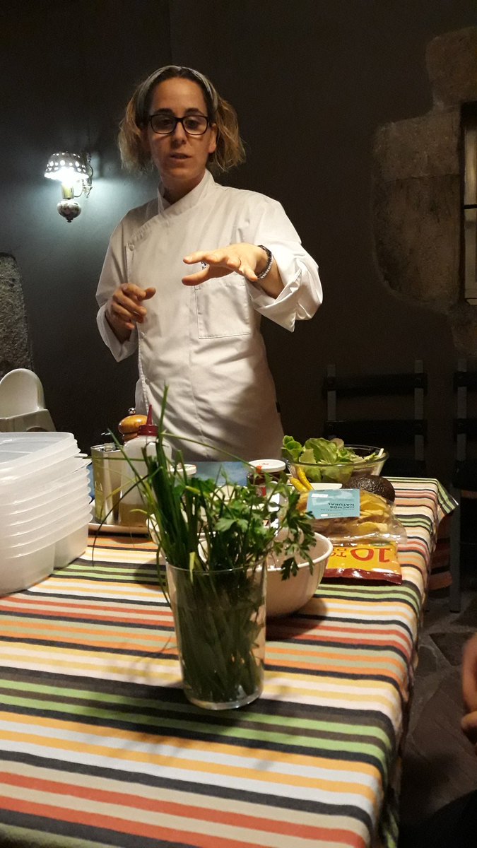 donamariako's tweet photo. Haizea de @donamariako en el taller de aprovechamiento de comida labor realizada gracias a nuestra filosafia #slowfood y #km0 . https://t.co/BL9srW23XL