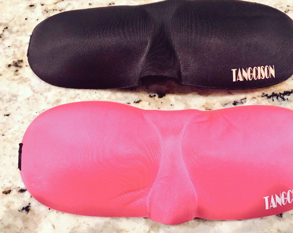 SantaAdvisor's tweet photo. Great set, didn't have to buy two separate ones for me &amp; the hubby for our trip! The pink is a lovely shade and they are so comfy. The travel bag is a very nice touch. I give it ⭐⭐⭐⭐⭐
https://t.co/rDmRIROjhm https://t.co/BtJa2pKOXb