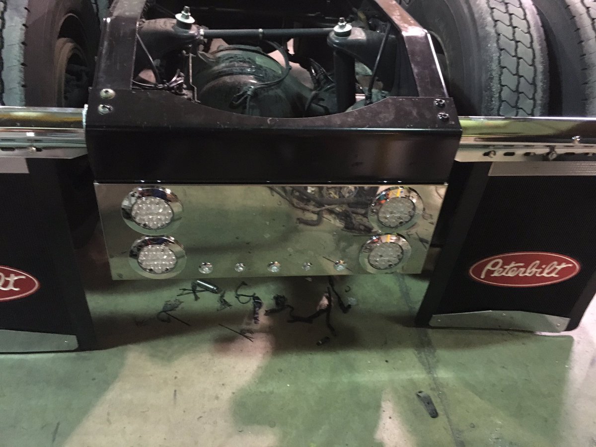 New rear center panel for this Pete! Don’t mind the mess in the shop. #peterbilt #empirechromeshop #trucking