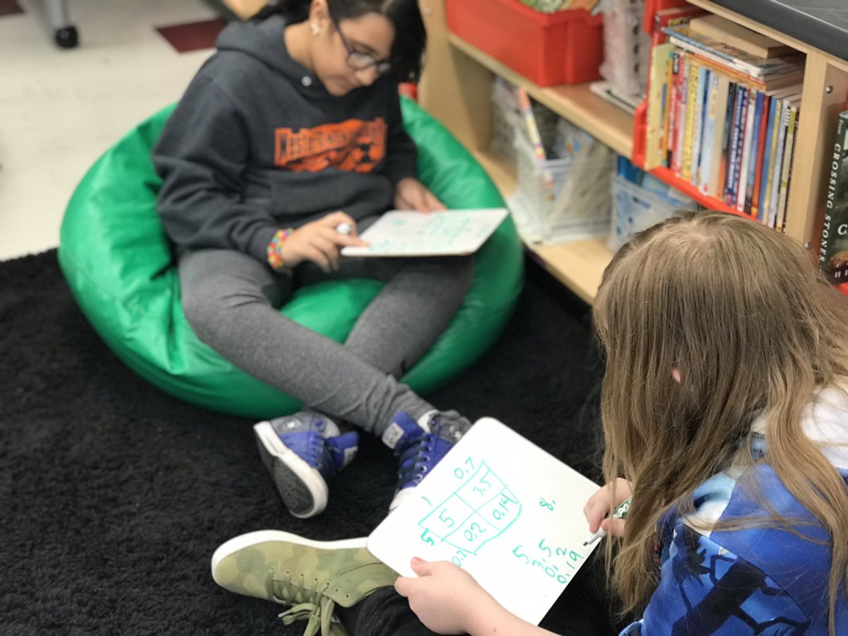Mrs_EsLim's tweet photo. We started a new #mathrotation called โPartner Teaching.โ With a partner/group, you give one another problems to solve. Then, you go over the answer together to help one another succeed! They did an amazing job today with it! @BCPSMATH #studentcentered #daringgreatly @Relay_BCPS https://t.co/egYdLWWmXG