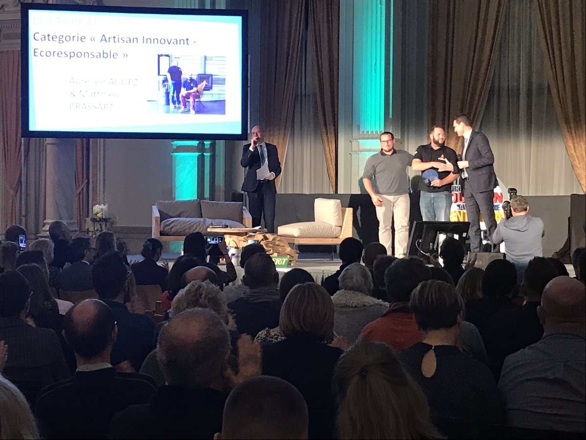 ppgdds's tweet image. Notre partenaire @EDF_HDF remet le trophée Artisan Innovant &amp;amp; Ecoresponsable des #tropheesartisanat