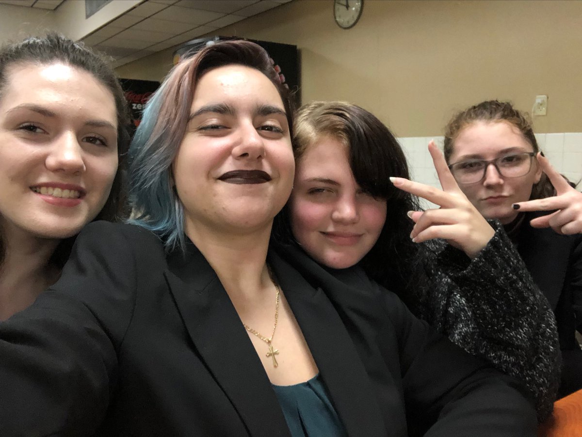 ELHSspeaks's tweet photo. Speech team having fun at Austintown https://t.co/JmBJEc4qN6