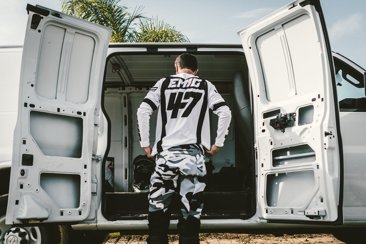 BTO_SPORTS's tweet photo. “G.I. FRO” 3LACK Label |This 20th anniversary gear set by Shift MX is back in stock here at BTO Sports. Link below. #shiftmx #pureshift #BeTheOne #BTOSports
https://t.co/I8WiEVgdnV https://t.co/sVYf7Y6Kbb