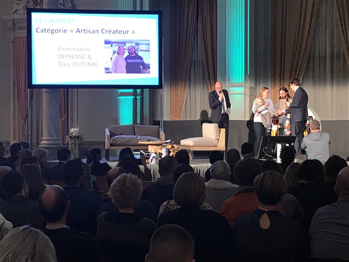 ppgdds's tweet image. Notre partenaire @Apreva_Mutuelle remet le trophée Artisan Createur des #tropheesartisanat