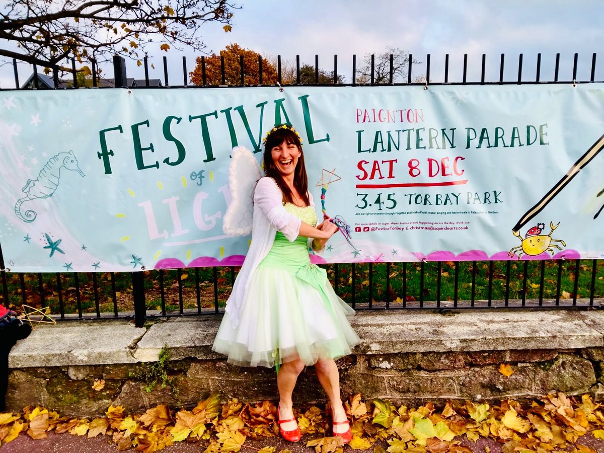 FestiveTorbay's tweet image. The Christmas by the Sea fairies have been busy lighting up Torquay Carnival and magicking up banners at venues across the bay... we’re ready to put the Sea into Christmas 🙌🏻 🧚🏻‍♀️🧚🏻‍♂️🌊❄️