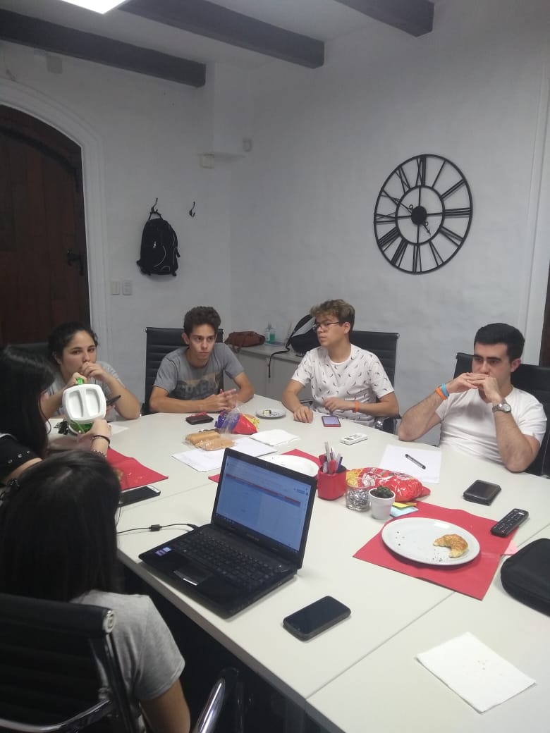 mcnchaco's tweet photo. ¡Lunes de reunión! Nos juntamos para evaluar el #IVMCN 🙌 https://t.co/3x0OX9Yeih