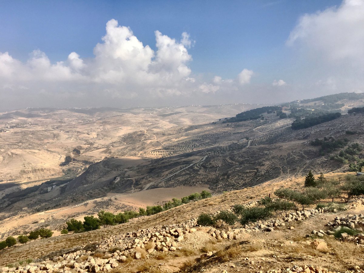 savannahosbourn's tweet photo. Travelers can re-trace the footsteps of Moses to this stunning overlook of the Holy Land from #MountNebo, where the prophet first saw the Promised Land shortly before his death. @VisitJordan #myjordanjourney #holyjordan #travel https://t.co/th2ZDT8ALI