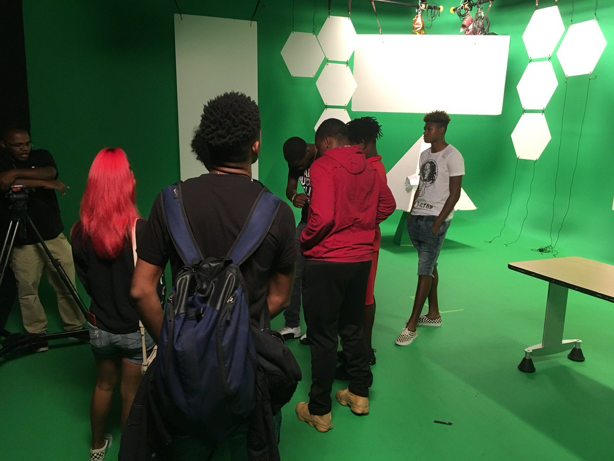 KaleySquare's tweet image. Our @pkzorlando students at @KaleySquare had a great time touring @FullSail and learning more about a future in digital media, entertainment, and the arts!