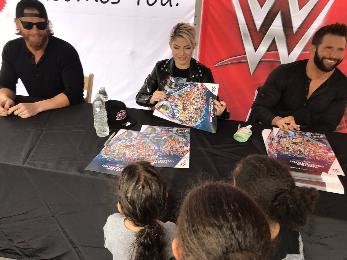 Marcus_ThomasSr's tweet photo. Don’t really get star struck, but it was nice meeting fellow Ohioan @AlexaBliss_WWE today. The boys wanted to shout O-H (yes, I raised them right lol). P.s @ZackRyder and @TheCurtHawkins made me look tiny 💪🏽💪🏽💪🏽 https://t.co/ccITVixnXW