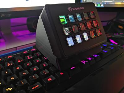 BaxterChico's tweet image. So meine neue Stream Deck Halterung ist fertig gedruckt. @elgatogaming  ihr macht wirklich klasse Sachen, eure Produkte sind gut Überlegt und machen ihre Arbeit wirklich gut. Ich Benutze eure Produkte mega gerne.  Aber ich musste die Halterung austauschen^^ #TwitchDE #Elgato