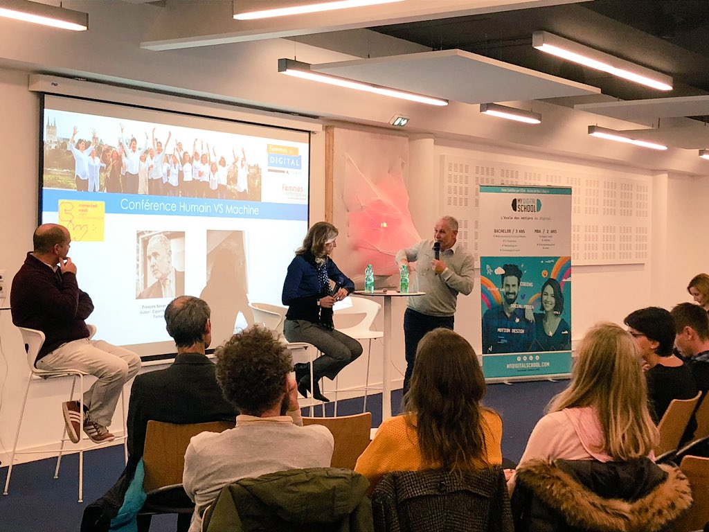 📳 Humain VS Machine 📳 De nombreux étudiant(e)s et professionnel(le)s sont venus débattre sur la place de l’Homme dans ce monde du digital en compagnie de <a href="/fx_marquis/">François-Xavier Marquis</a> et de @Desert_Beurton  #ConnectedWeek