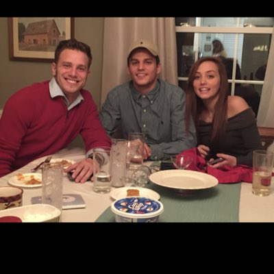 SeanDeloatche1's tweet photo. #NewProfilePic #family https://t.co/uKUfZvnSlN