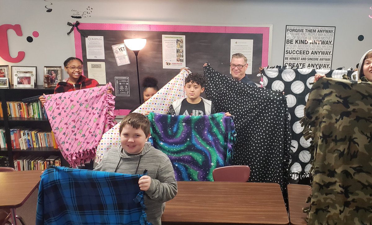 MrsKCleaver's tweet photo. Thanks to many generous donors (Anderson Tri Kappa, Dee Ann Williams, Lindsay Cast, Judy Decker et al.), ACS COMPASS students made more fleece blankets for Project Linus!! #thefutureoftheworldisinmyclassroom #believeinACS #COMPASSrocks https://t.co/OmOIoCoWKI
