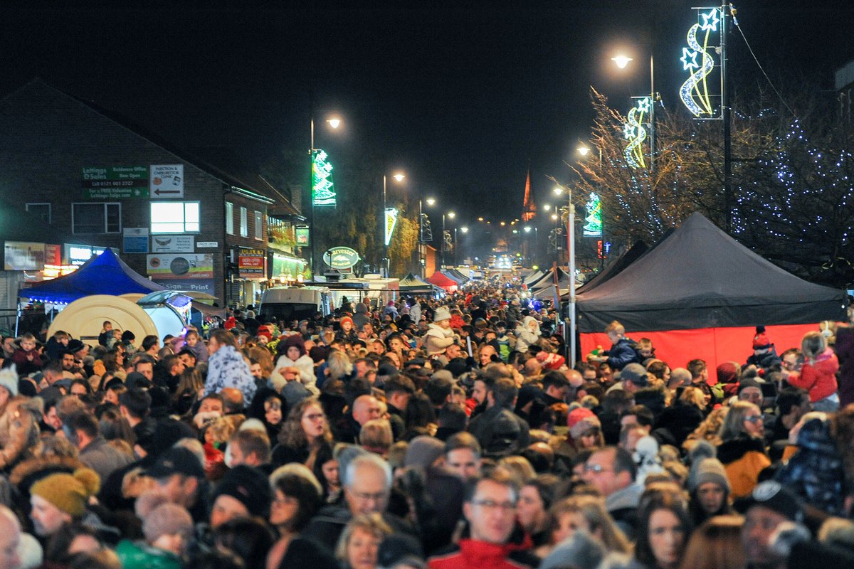 richtharris1's tweet photo. A great evening at the #Boldmere Community Festival with Christmas Lights Switch On with friends including @BoldmereFutures, the @autisticgardener Alan Gardner and the Sutton Coldfield Community Choir. © @richtharris1 #photography / @SuttonObserver. https://t.co/pq2gESZ2cs