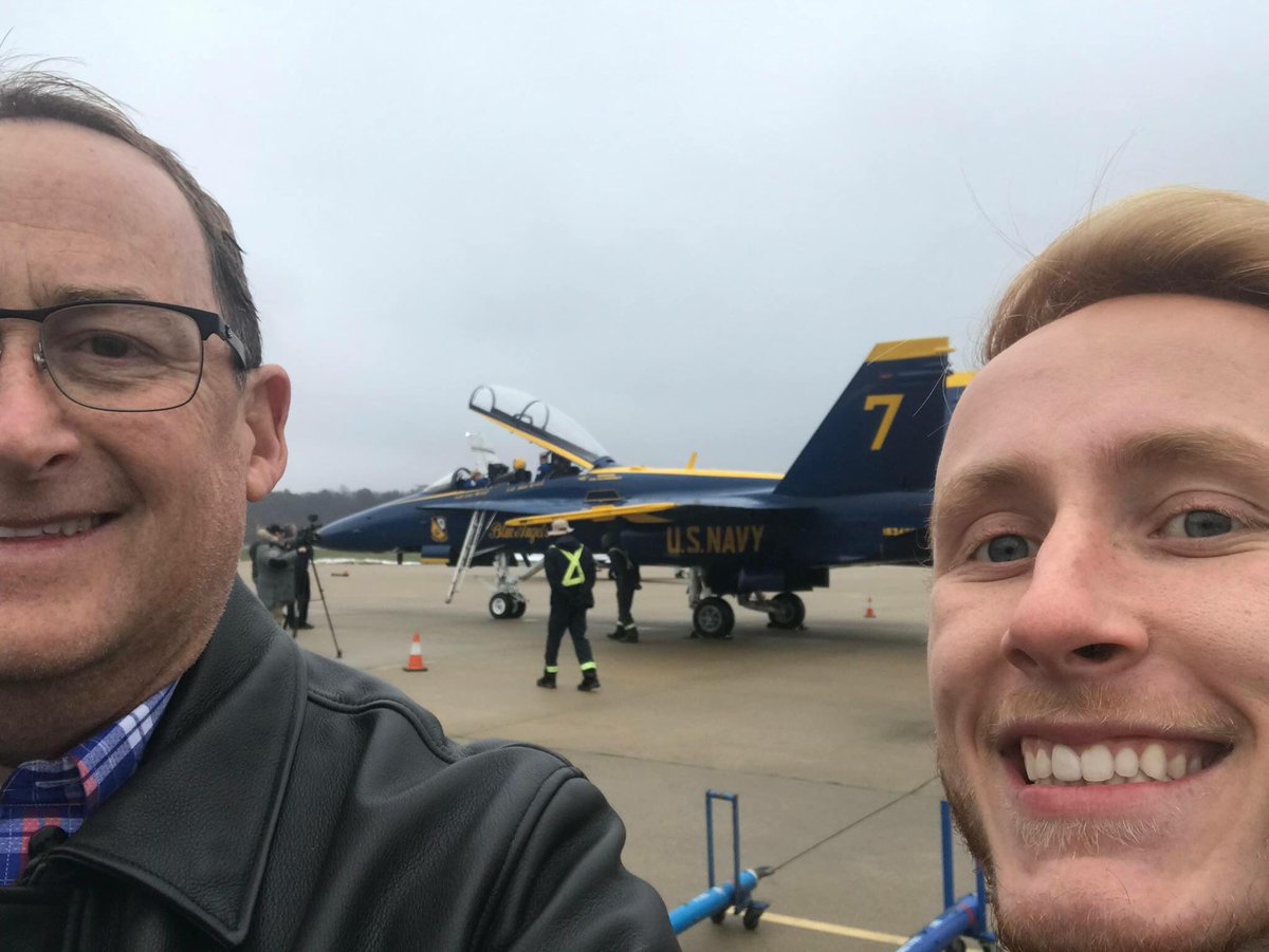 EliteFly1's tweet photo. Always a lot of excitement at @EliteFly1 at #KSUS. So where do you want to learn where to fly? https://t.co/2lW7XKdV3b