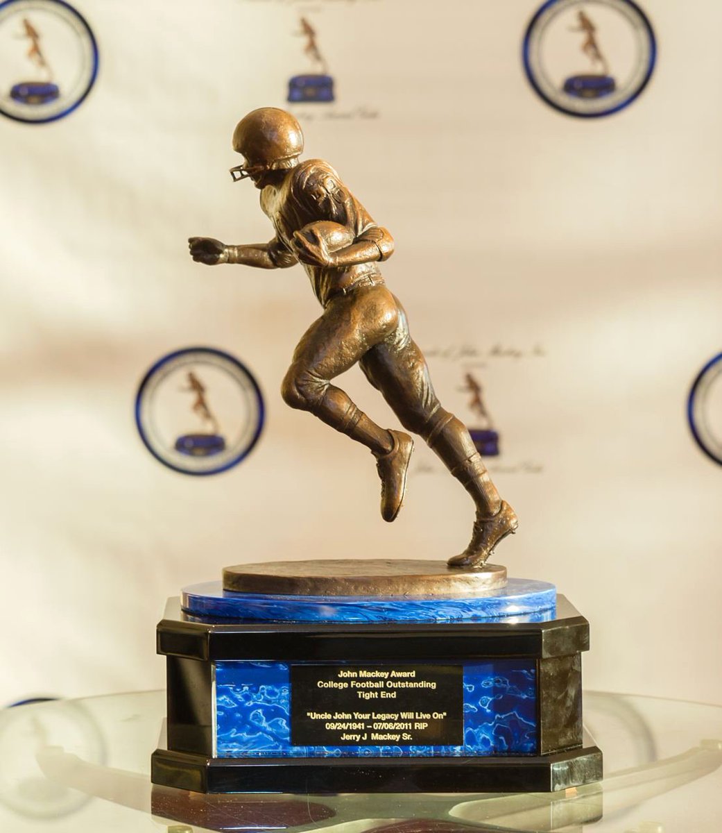 JohnMackeyAward's tweet image. Congrats 2018 @JohnMackeyAward Finalists!

T.J. Hockenson, Iowa
Albert Okwuegbunam, Missouri
Kaden Smith, Stanford

For full details, please visit johnmackeyaward.com!
#TE #CFB #CFBAwards
