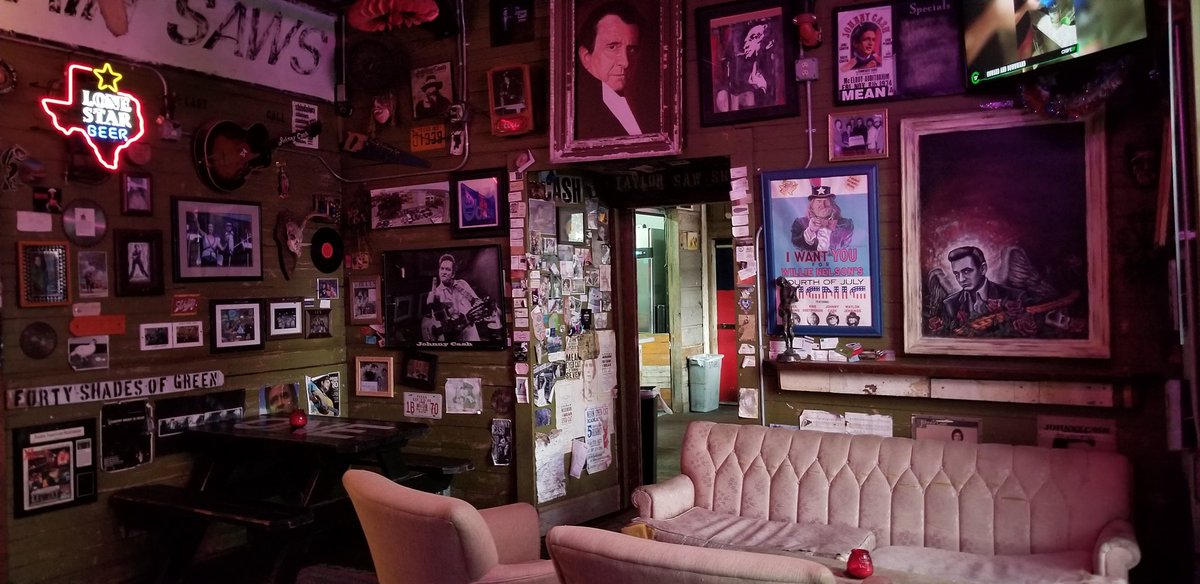 This place is a MUST SEE in #Austin #Texas. <a href="/MeanEyedCatBar/">Mean Eyed Cat</a>