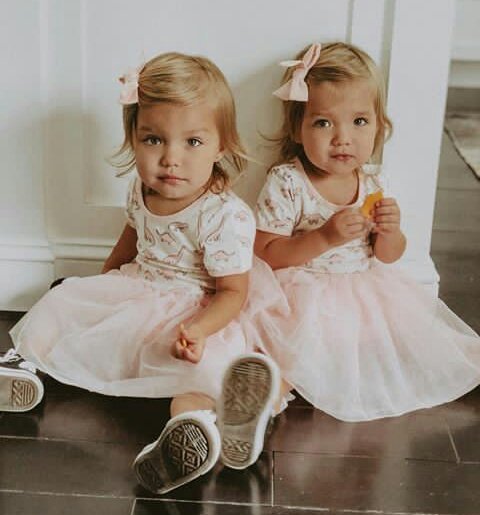 Hace un año estas pequeñas llegaron a cambiarnos la vida, estoy tan feliz de verlas cada vez más grandes 💚