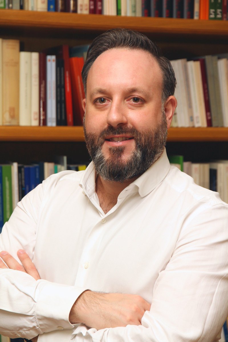 CnicPhday's tweet photo. Lat minute change!
Eduardo Oliver will replace Andreu Climent on #CNICPhDay18! He has just become a father, congratulations @amcliment!
We are more than happy of having @eduolpe! He is a senior postdoc @CNIC_CARDIO and also one of the promoters of #CienciaenelParlamento https://t.co/0ENr3sIJOU