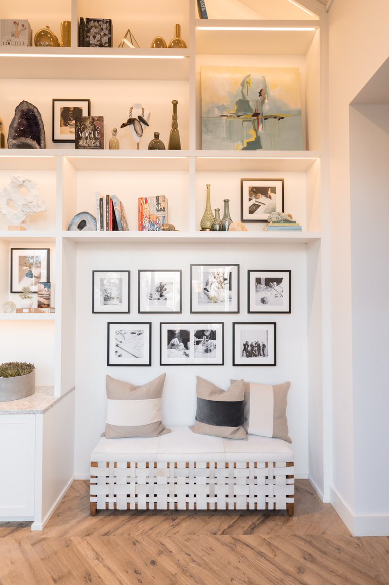 HWDCo's tweet image. A few more incredible looks at the SOCO @KendraScott flagship store in Austin, Texas. This is natural-face Texas Post Oak hardwood flooring.