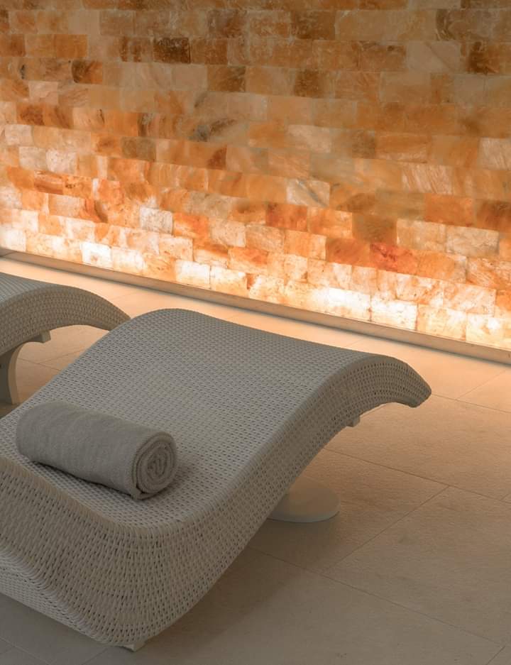 alessiatommasi5's tweet photo. Himalayan salt room at #THEVIEWLugano, boutique #hotel part of @Planhotel Group ! #spa #himalayansalt #Wellbeing #wellnesswednesday #HealthyLife https://t.co/xSv6yE2hdj