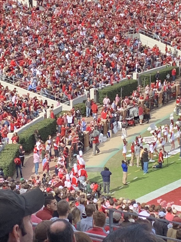 jkittkat's tweet photo. It’s 🅰️lways a #Tidetastic time when you are in @uabryantdenny!
#TwitterTailgaters🚗🐘🅰️🏈🎉
#BulldogStomp
#RoadTUA18
#RollTide🅰️🐘🌊🏈 https://t.co/WdVkBPlQZ8