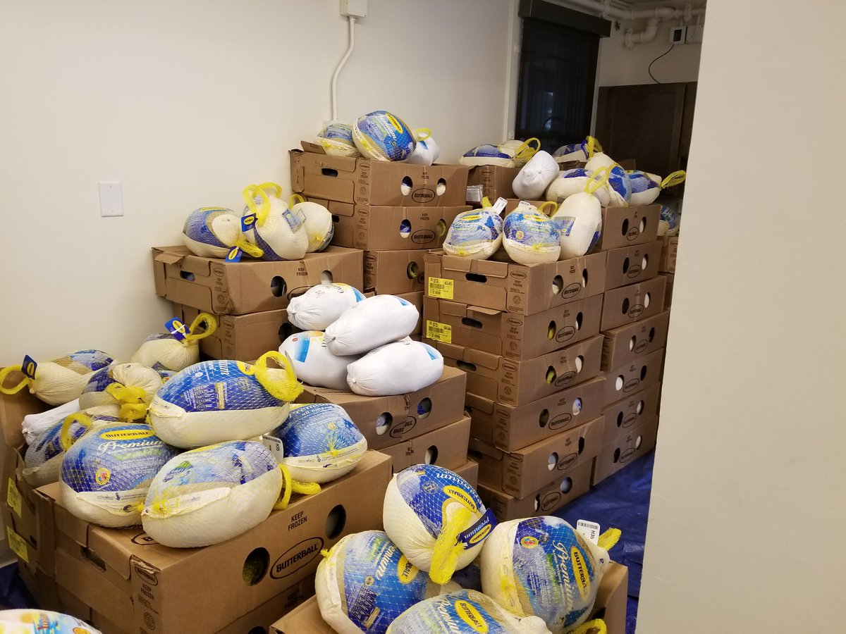 SFPDCares's tweet photo. Thank you to everyone who made the turkey giveaway at Ping Yuen possible #CCDC #MONS  @LondonBreed @SFPDChief @SFPDCmdrLazar Thank you #APRI for the turkeys 
#SFhousingauthority #SFPDCARES https://t.co/g3yqFVfLav