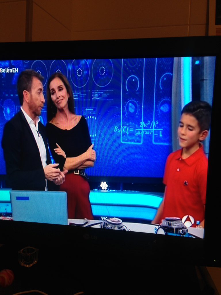 jluisazagra's tweet photo. #scratch #makeymakey #mbot #appinventor explicados por un niño de 11 años en #AnaBelénEH @El_Hormiguero https://t.co/e2VG9jJTpf