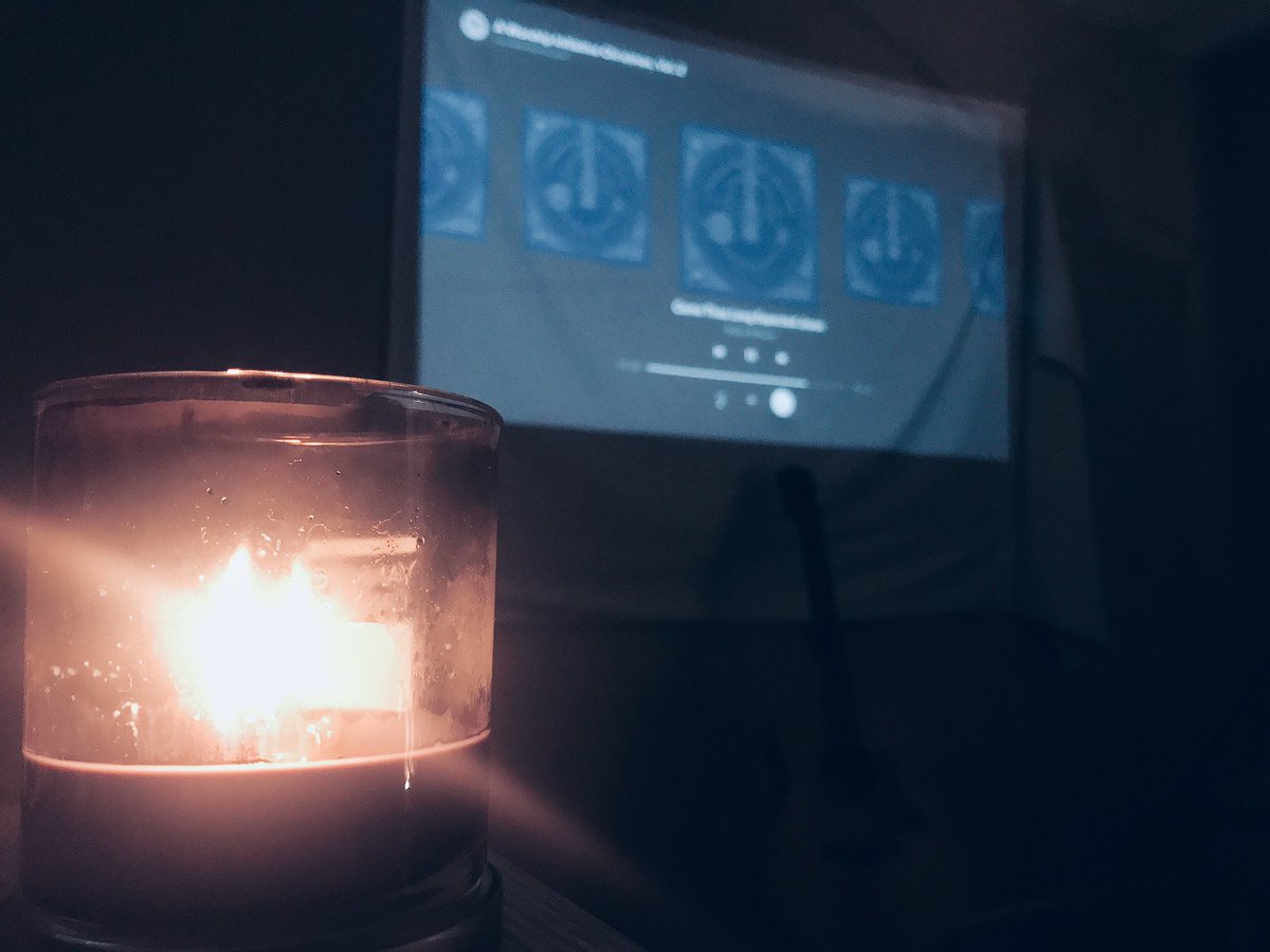 Homework and a good candle to go with the new @we_are_wi Christmas tunes!❄️🎄☃️🎅🏻 <a href="/shaneandshane/">Shane & Shane</a> <a href="/philwickham/">PHIL WICKHAM</a> <a href="/bethanydillon/">bethanybarnard</a> #36daystilChristmas