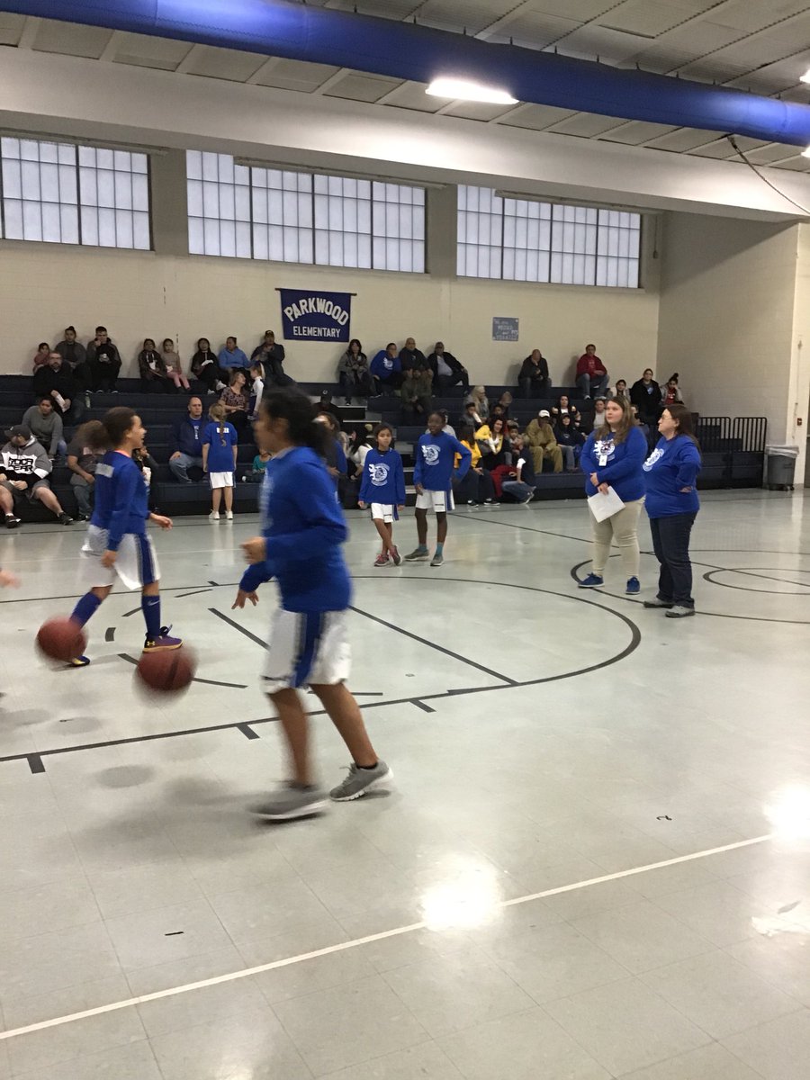 beschlise's tweet image. Excited to get this game started! Parkwood plays Bridgepoint in the 2nd round of tournament play. #ParkwoodPRIDE #WeAreGCCS