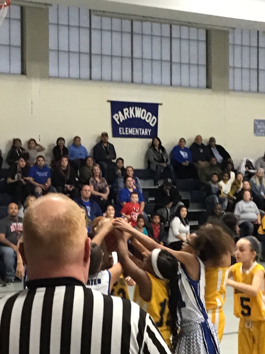 beschlise's tweet image. Excited to get this game started! Parkwood plays Bridgepoint in the 2nd round of tournament play. #ParkwoodPRIDE #WeAreGCCS