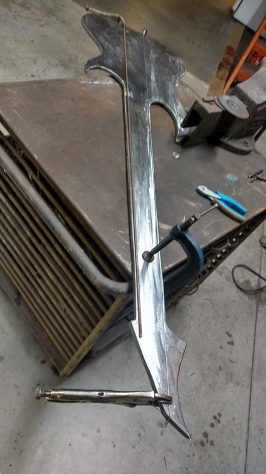 STIHL Band Tree-O wolf’s guitar takes shape.  How cool, we even have strings