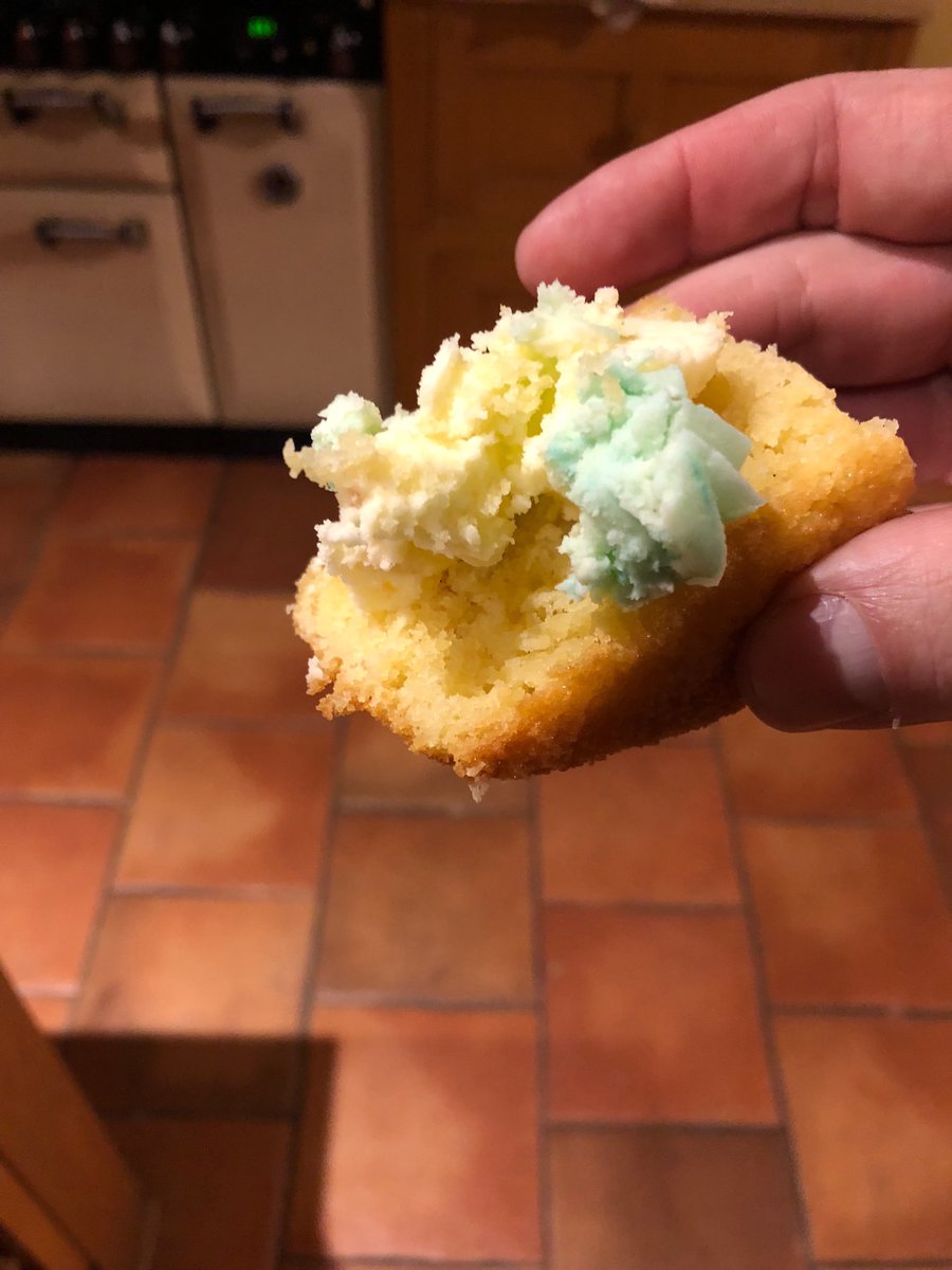 realhmc's tweet image. To all those that think being married to ⁦@duffin_bronagh⁩ means you get loads of nice cake- I don’t #offcuts #bowlscrapings