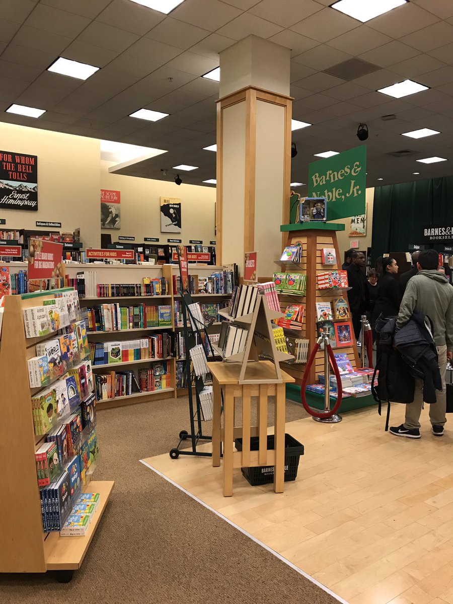 Its Raining Out On Twitter Barnes And Nobles On Warren St In