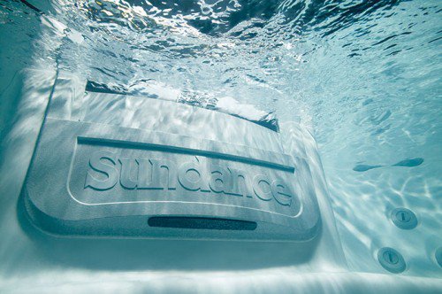 Do you have a happy hot tub? 😁
Take advantage of Holiday Drain &amp; Clean Special of $50.00 OFF! 
Valid through December 15th(Service must done in local service area only)