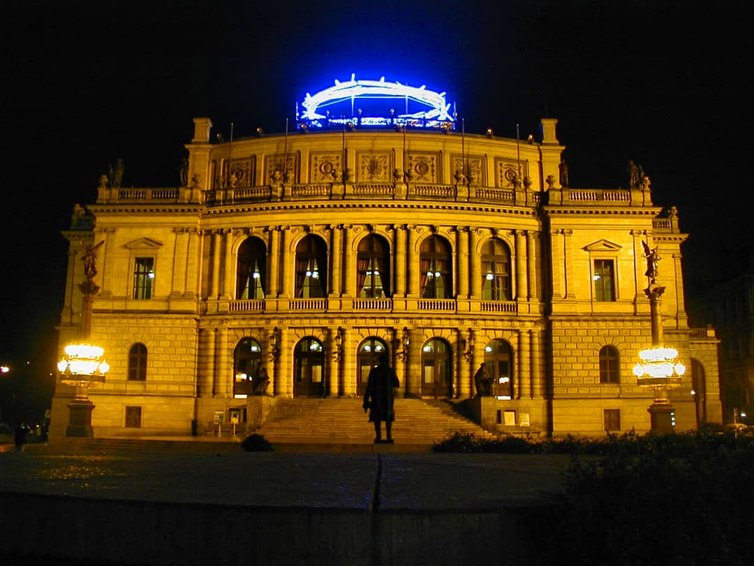 kupastudio's tweet photo. TRNOVÁ KORUNA
(neonová série)
#trnovakoruna #Rudolfinum #neon #author #JiriDavid #2k01 #photoshot #with @kukac_ka #Praha #Prague [○°] #Olympus #C2020Z #kupafoto #PavelKubes #kupastudio https://t.co/NQ2cRxkReS