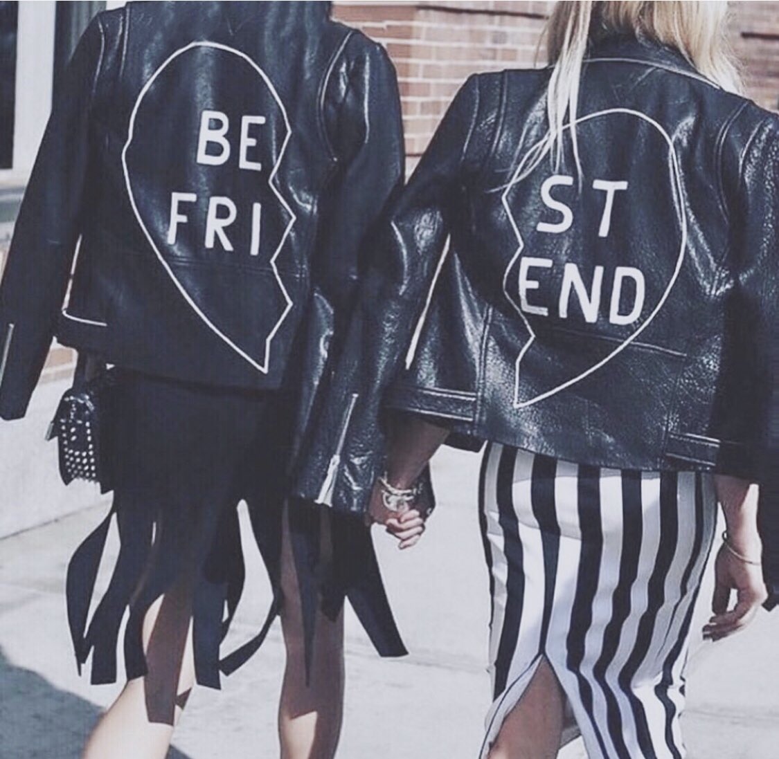 Blondy_Brunet's tweet photo. Every blonde needs a brunette best friend! Which one are you?! ππΌββοΈππ»ββοΈ #BlondyBrunet #BestFriends #BestFriendGoals #TwoGirlsOneBlog #TwoShadesOneLens #BlondyBrunetApproved https://t.co/zJ9PtThiIY