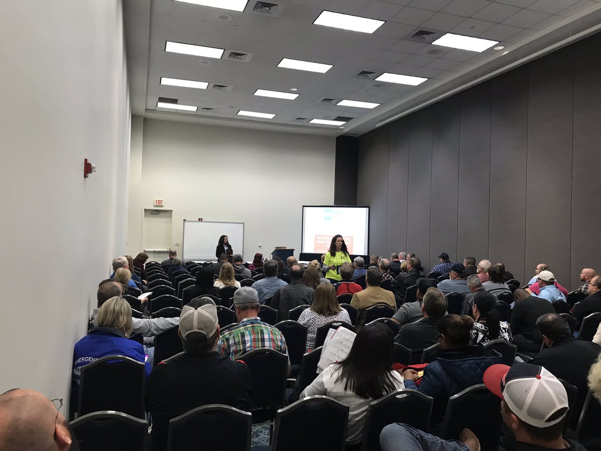 RockStarMedic1's tweet photo. @emtteacher Becky Valentine taking the stigma out of depression in first responders at #TXEMS https://t.co/sPNvMwU02o
