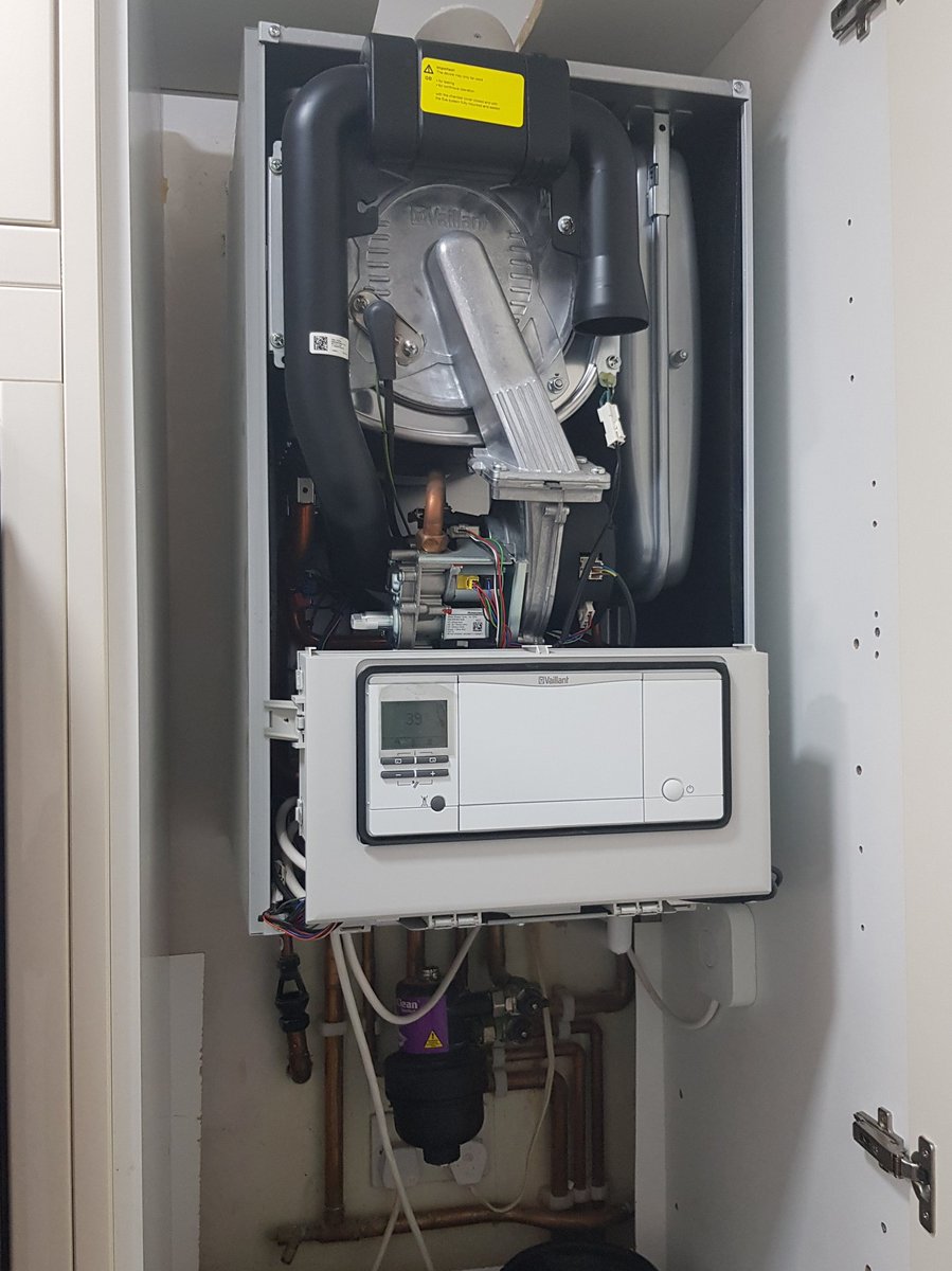 plumb_london's tweet photo. A #vaillantuk ecotec plus 938 installed for a customer with 2 bathrooms and no space for a cylinder with a #nest smart thermostat and an #adey_pro legacies twintec for protection.

Call Plumbing Plumbers ltd on 07908077902 for all your heating and hot water needs https://t.co/tPv9PNodZ2