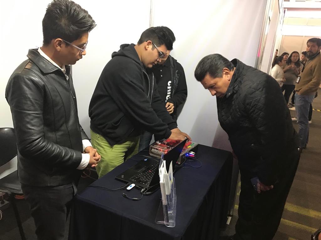 Enrique_MenV's tweet photo. Confirmando los últimos detalles de la Expotalento,Innovación y Creatividad @conalepmex #FotmandoBiografias #ApasionadamenteCONALEP https://t.co/8JnJIos4Qp