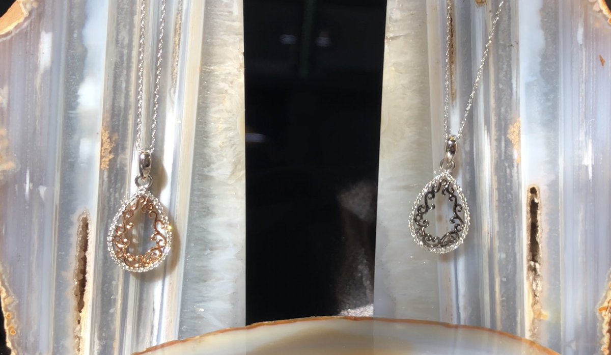 RavenrockJewels's tweet photo. The Hot Piece of the Week is back with our biggest discount ever!! $500 off!! 😦

These gorgeous 14k gold fashioned pendants feature plating in rose gold or black rhodium with surrounding diamonds 💎 

Link below!! 👇🏼👇🏼

https://t.co/gz8y1deNY3 https://t.co/1irf1zTAyt