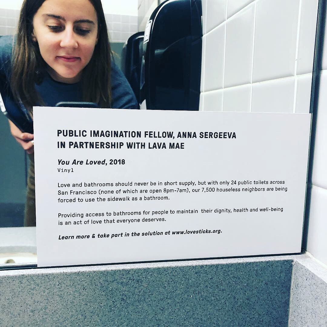 isabeltewes's tweet photo. 🍗 As many of us head into a week of family and food, keep in mind the less fortunate 
🚽 There are 7,500 homeless people in SF and only 24 bathrooms. None are open at night. 
💌 Consider giving to @LavaMae for Giving Tuesday and spreading the word about https://t.co/VCoI1mBIG5 https://t.co/UwOkhreroQ