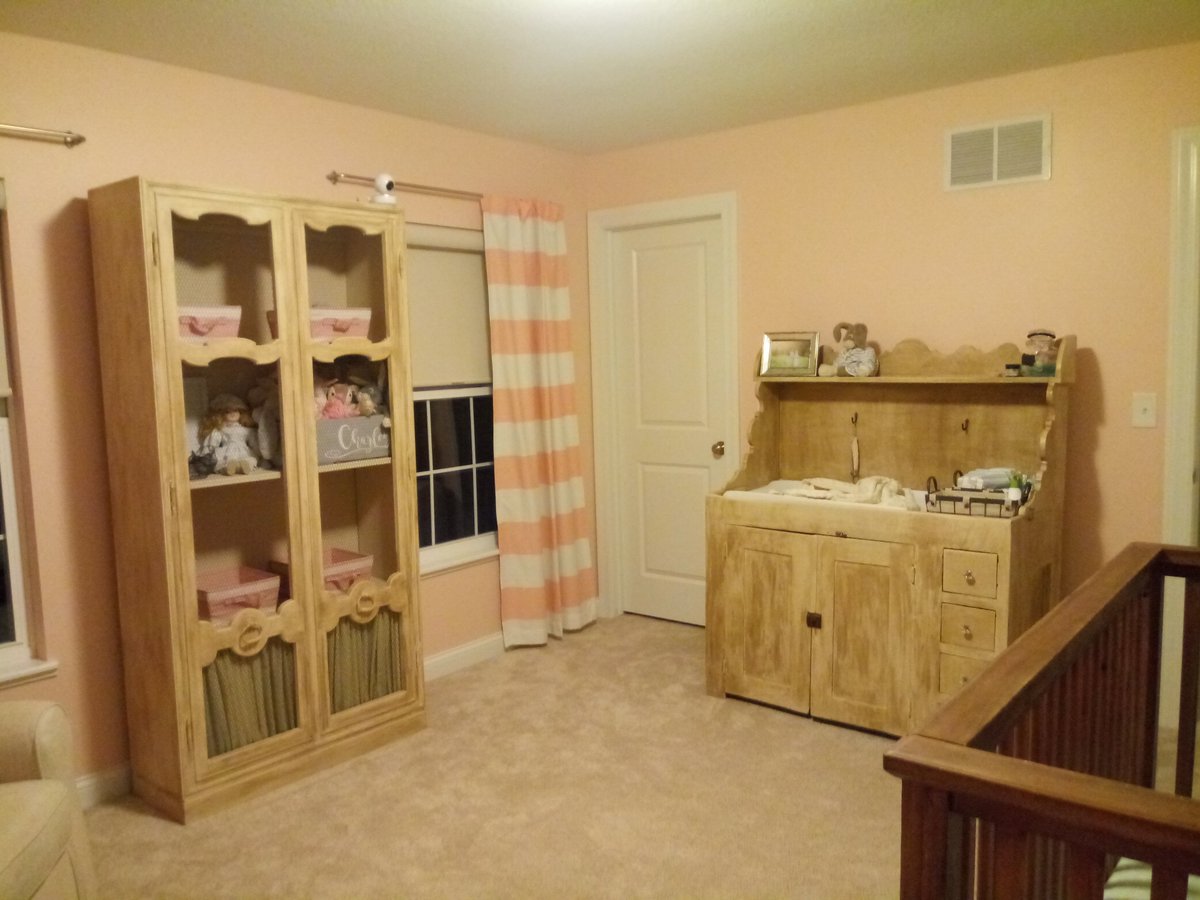 LtdRenew's tweet photo. Check out this nursery that we finished this week! What do you think of the wallpaper accent?

https://t.co/F9cOCRCAUs https://t.co/lrxnn6lVtD