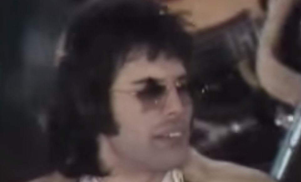 NixFeez's tweet photo. In #BohemianRhapsodyMovie Freddie appears with his mustache on the We Will Rock You scene.  While in the official clip, he did'nt have yet.  #anachronism ? (I loved it anyhow) https://t.co/U2FzDAWHR1