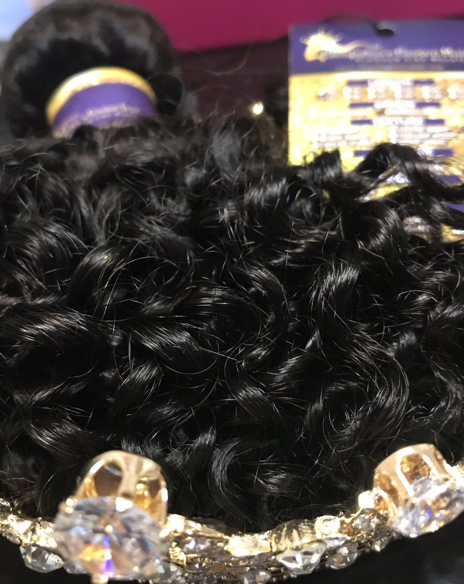 CleopatrasCrown's tweet photo. Hey #Queens.🚨#BlackFridayHairDeals🚨 on our Mongolian Kinky Curly 10”-30” #VirginBundles, 10”-20” closures &amp; frontals &amp; 8”-24” lace wigs.

To purchase go to https://t.co/Ol07HeI4go. #CleopatrasCrownHairExtensions #CrownedLikeRoyalty™ #hairextensionssale #BundleDealSales https://t.co/37PtukImMG