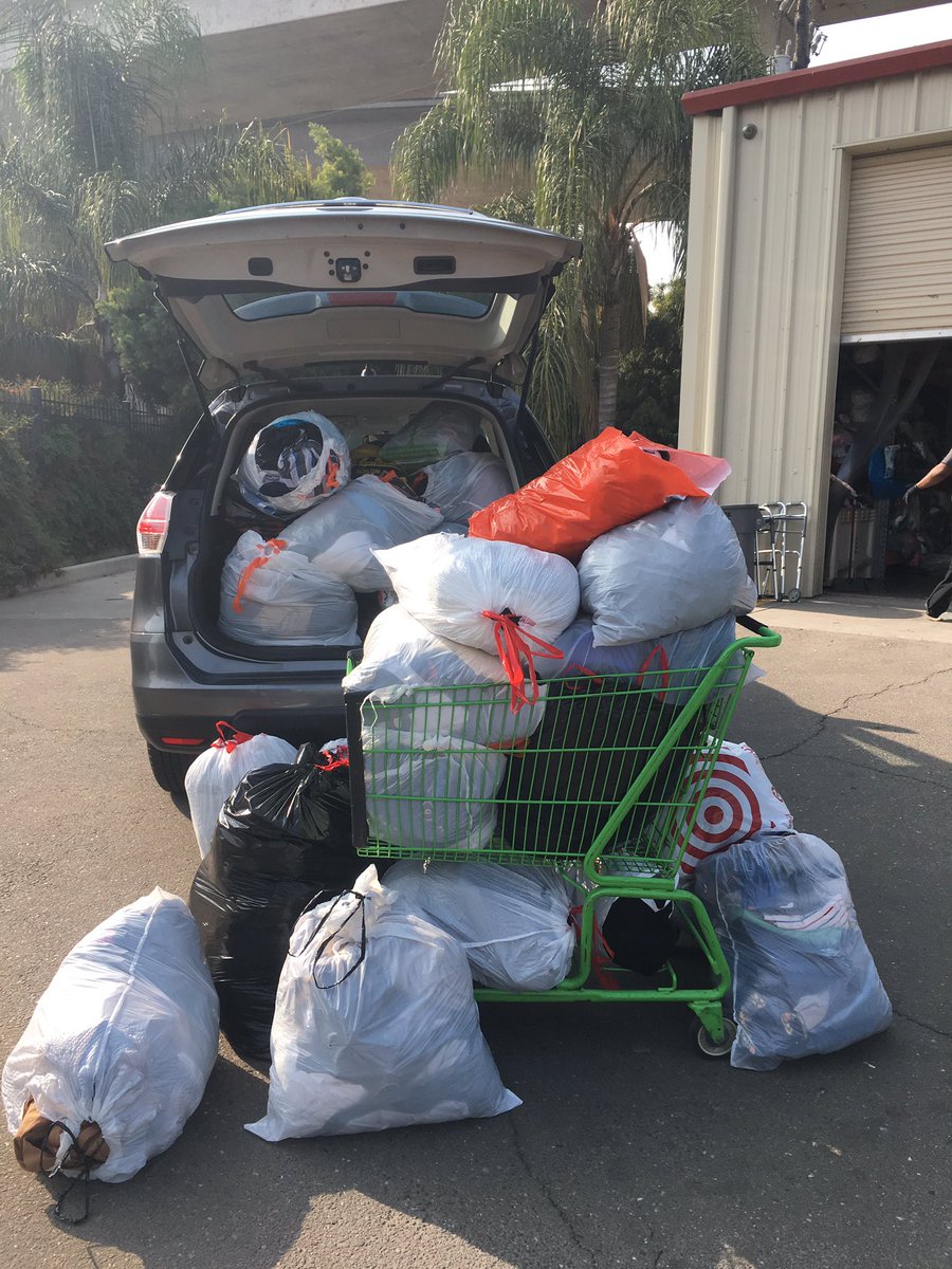 profileusa's tweet photo. 32 bags of clothes, 17 bags of food, and $400+ of cash donations. Thank you for coming to our event “Creative Soup” and helping out our community. 🖤 https://t.co/2SzIvDEIGT
