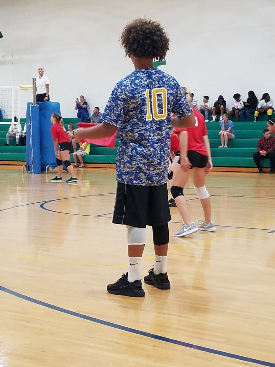 One of the best line judges around!
<a href="/CaloosaM/">Caloosa Middle</a> #caloosa #GoBlue
