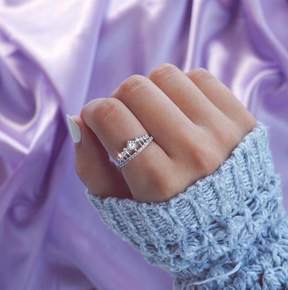 galaxylover1998's tweet photo. 3 days until our biggest sale of the year🙊 should we have another giveaway before then? 🔥🎉(While supplies last, 25% off going on right now with code: QUARTZ)
https://t.co/apuMMSpiWQ
#vivamacity #jewerly #crownrings #fashion #fashiondaily #sale #discount #blackfriday #followme https://t.co/FBU4oIqgwB